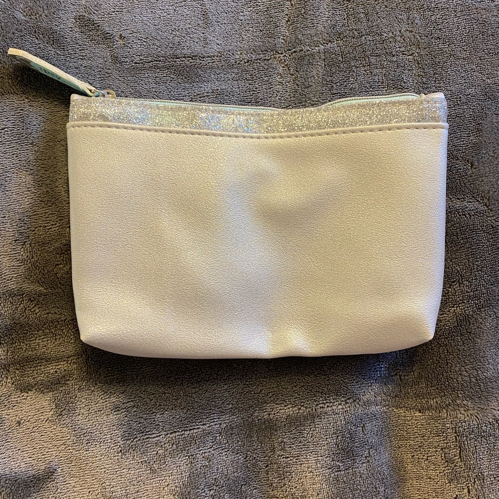New ipsy small cosmetic bag